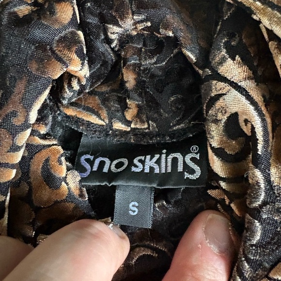 SNO SKINS Size Small USA-Made  Velvet Tapestry Turtleneck Vintage - Picture 3 of 8